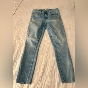 Paige Light Blue women’s Skinny Jeans 27